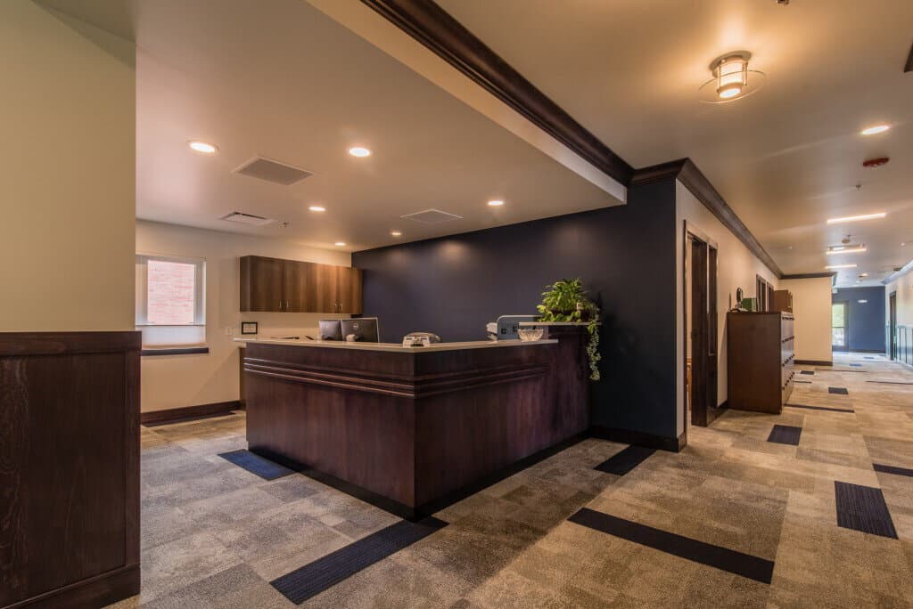 215 Mathews Office Building - Image 8