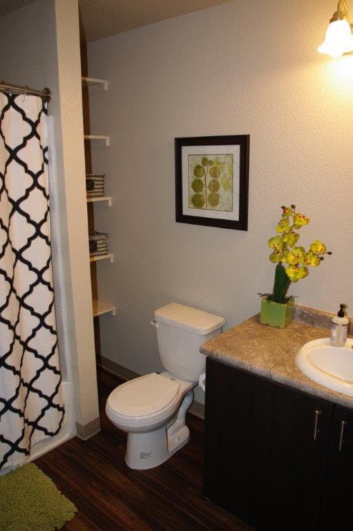 Carriage House Apartments - Image 14