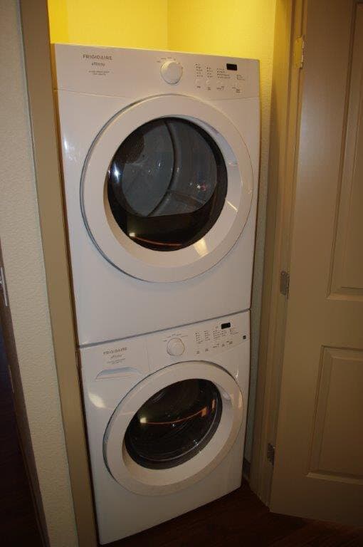 Carriage House Apartments - Image 12