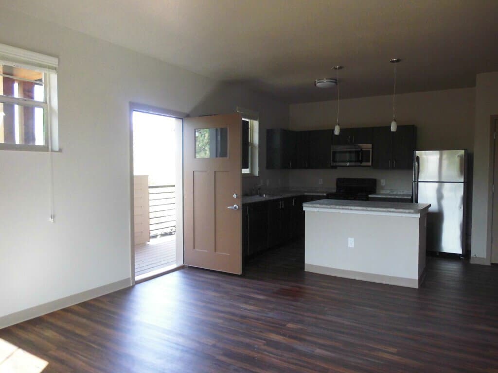 Carriage House Apartments - Image 16