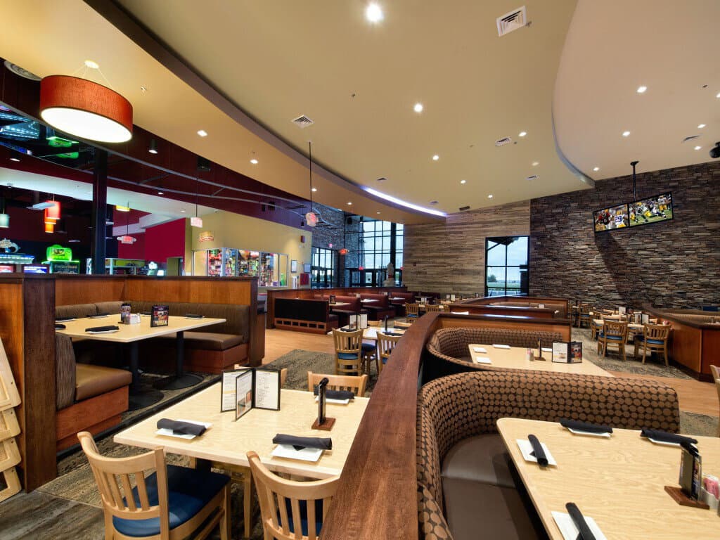 Summit Entertainment Center Windsor - Image 5