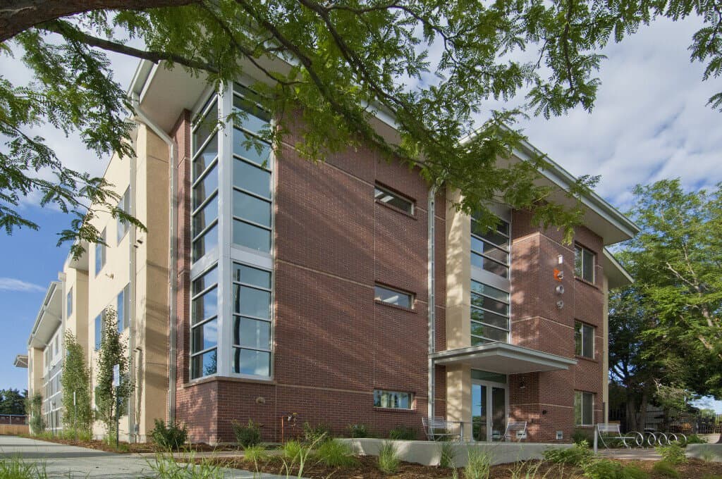 1409 Elizabeth Street Apartments - Image 3