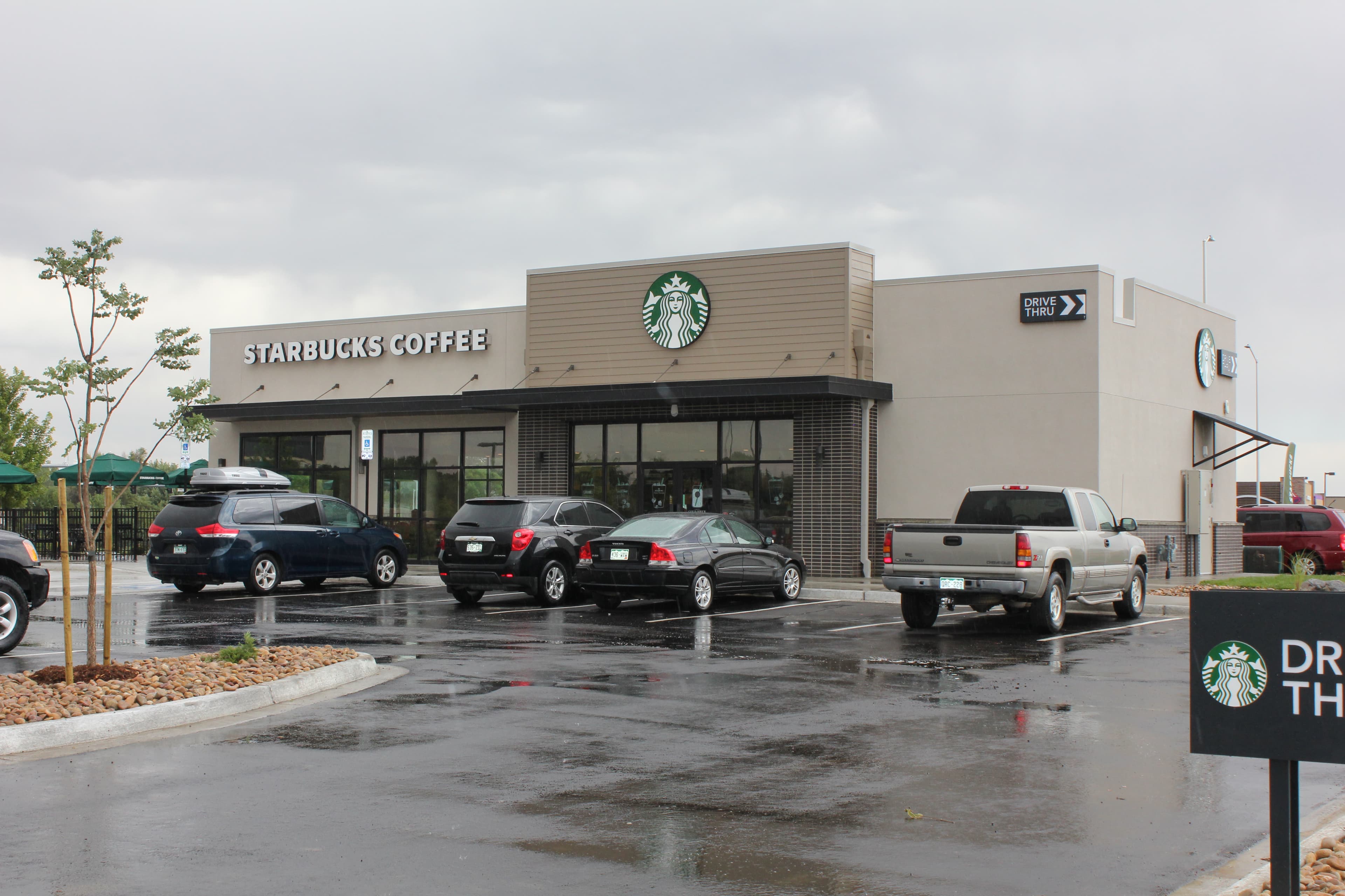 Starbucks Timnath - Image 2